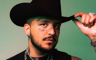 Christian Nodal podría perder canciones tras demanda de su disquera (Instagram)